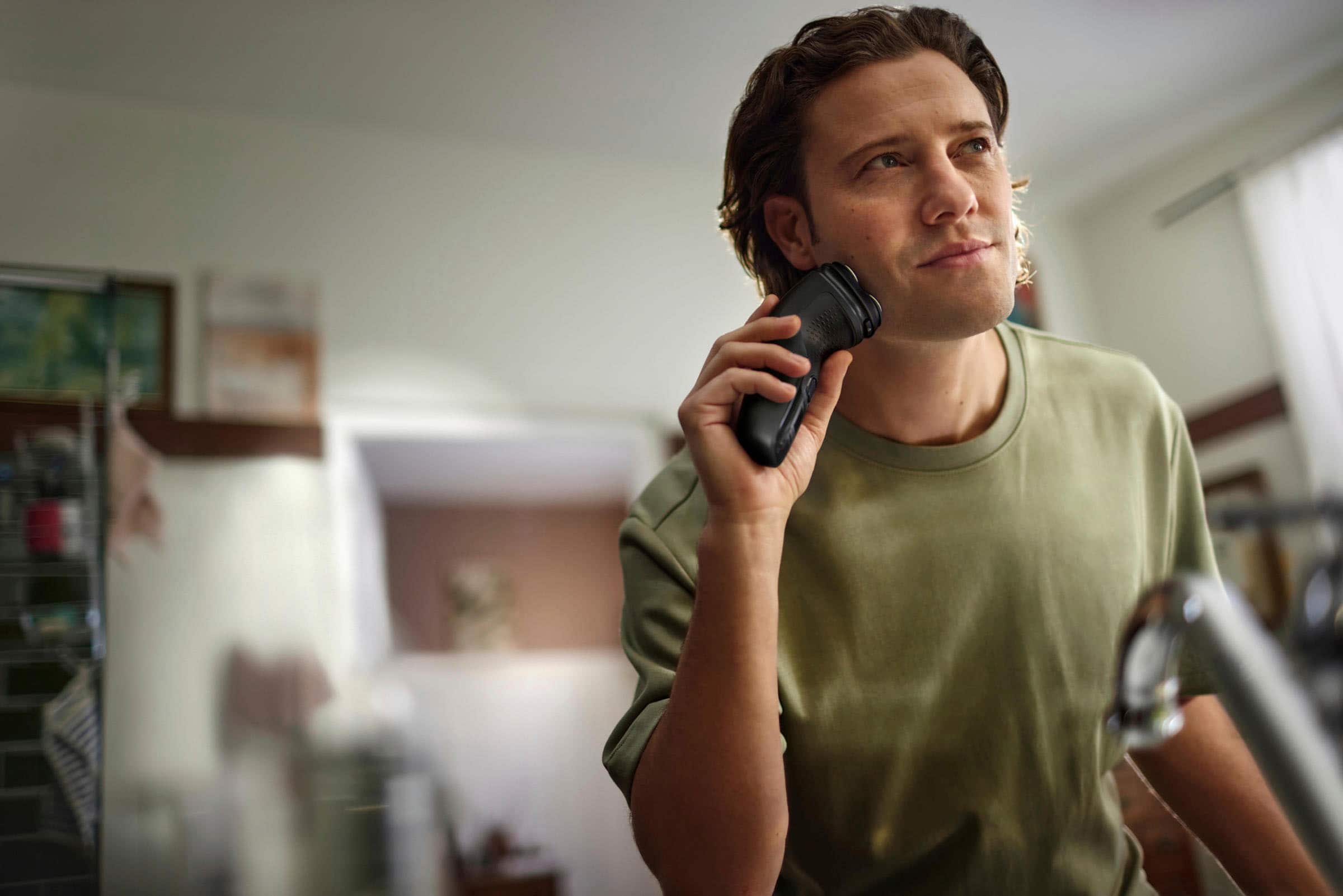 Alt View 19. Philips Norelco - Philips Norelco Shaver 2400, Cordless Electric Shaver with Pop-Up Trimmer - Deep Black.