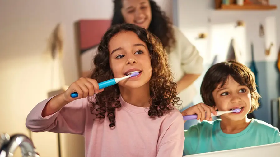 Alt View 26. Philips - Philips One for Kids Battery Toothbrush - Gradient Blue Fade.