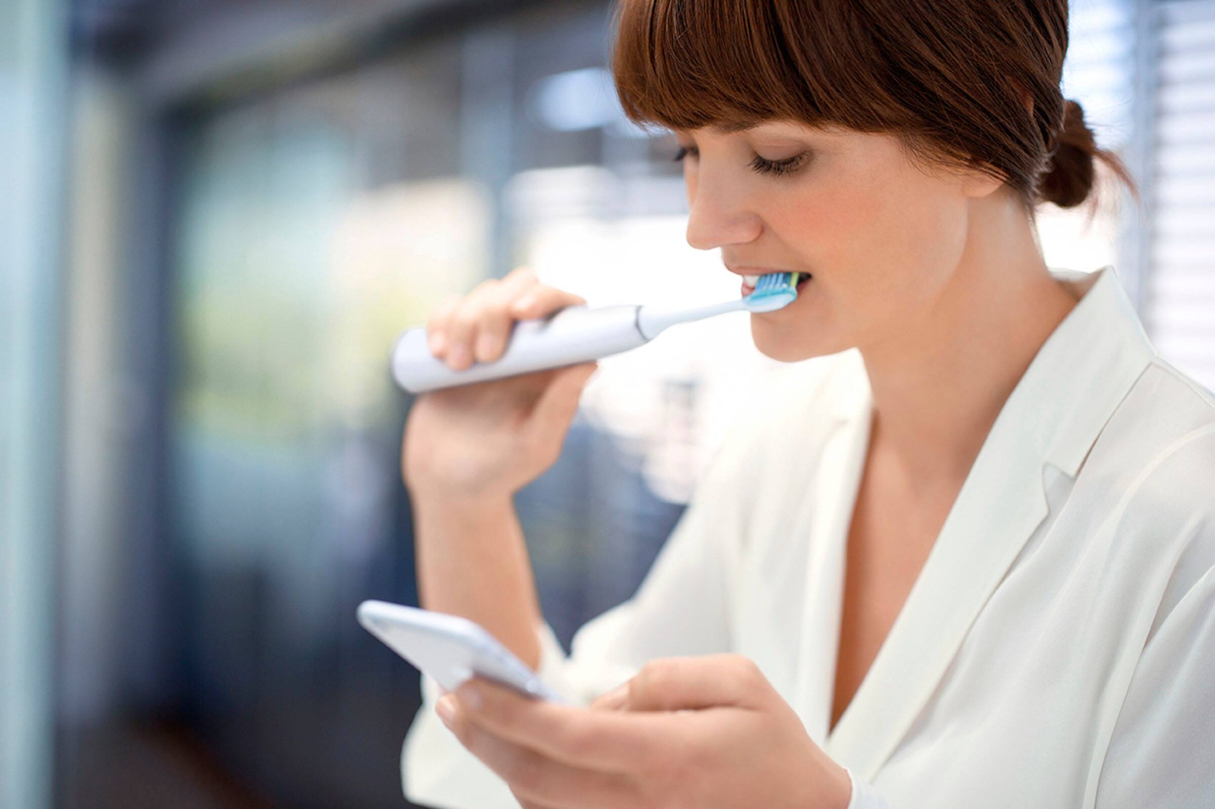 Alt View 17. Philips Sonicare - Philips Sonicare DiamondClean Smart Electric, Rechargeable Toothbrush for Complete Oral Care – 9300 Series - White.