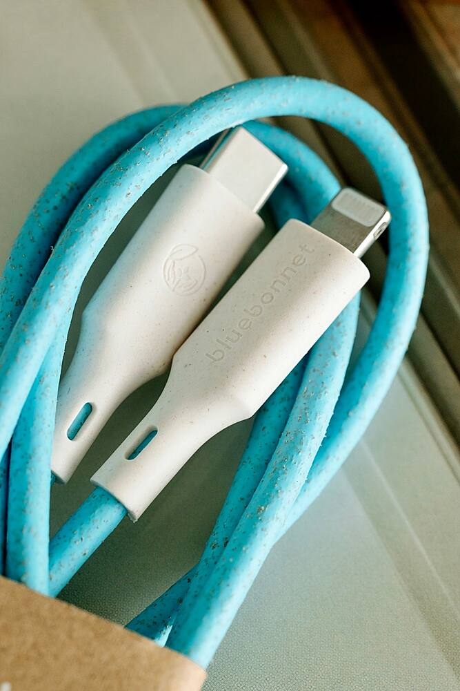 Alt View 13. Bluebonnet - 4' USB-C to Lightning Charging Cable - Blue.