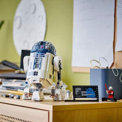 LEGO Star Wars R2 D2 Buildable Toy Droid for Display and Play LEGO Star Wars R2 D2 Buildable Toy Droid for Display and Play