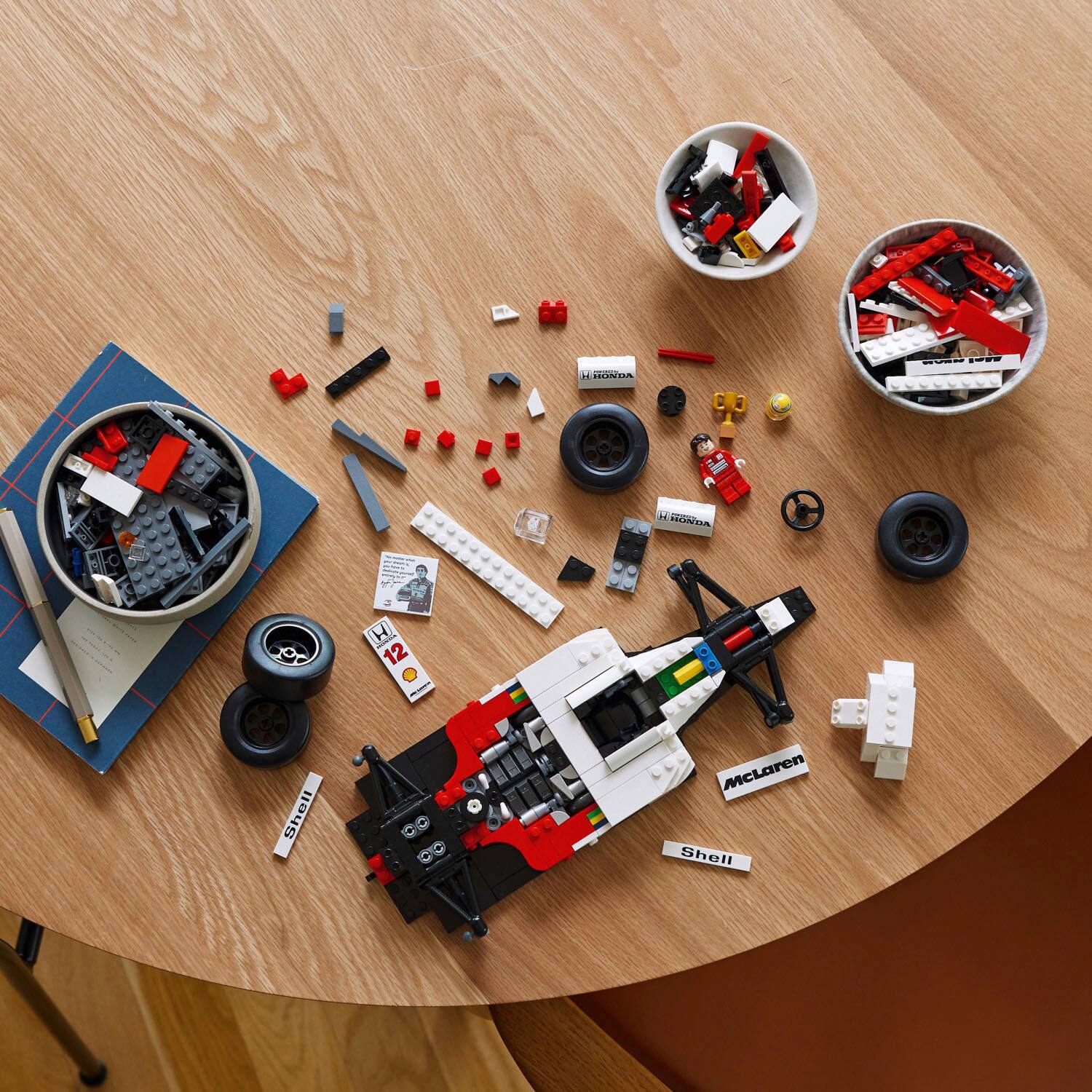 Alt View 11. LEGO - Icons McLaren MP4/4 & Ayrton Senna Model Race Car for Adults 10330.