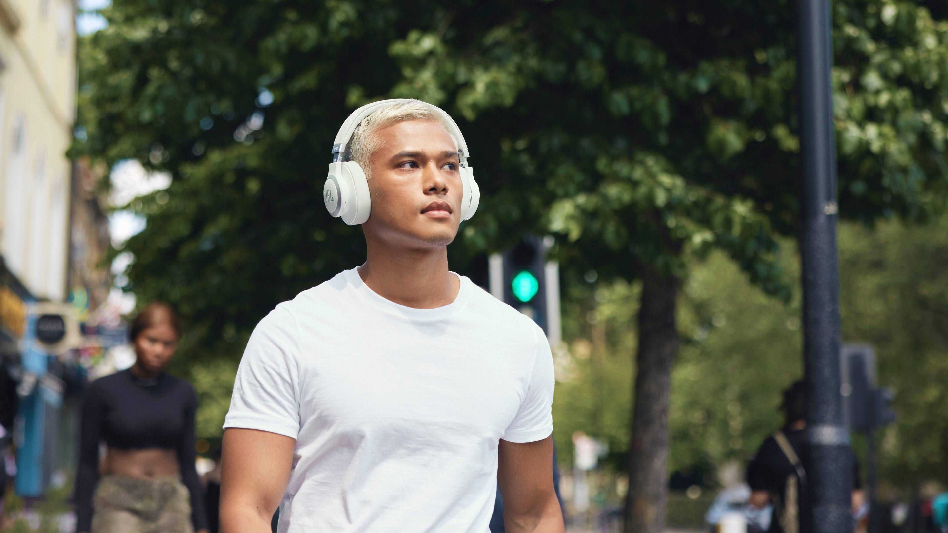 Alt View 21. JBL - Wireless Over-Ear Headphones with True Adaptive Noise Cancelling - Black.