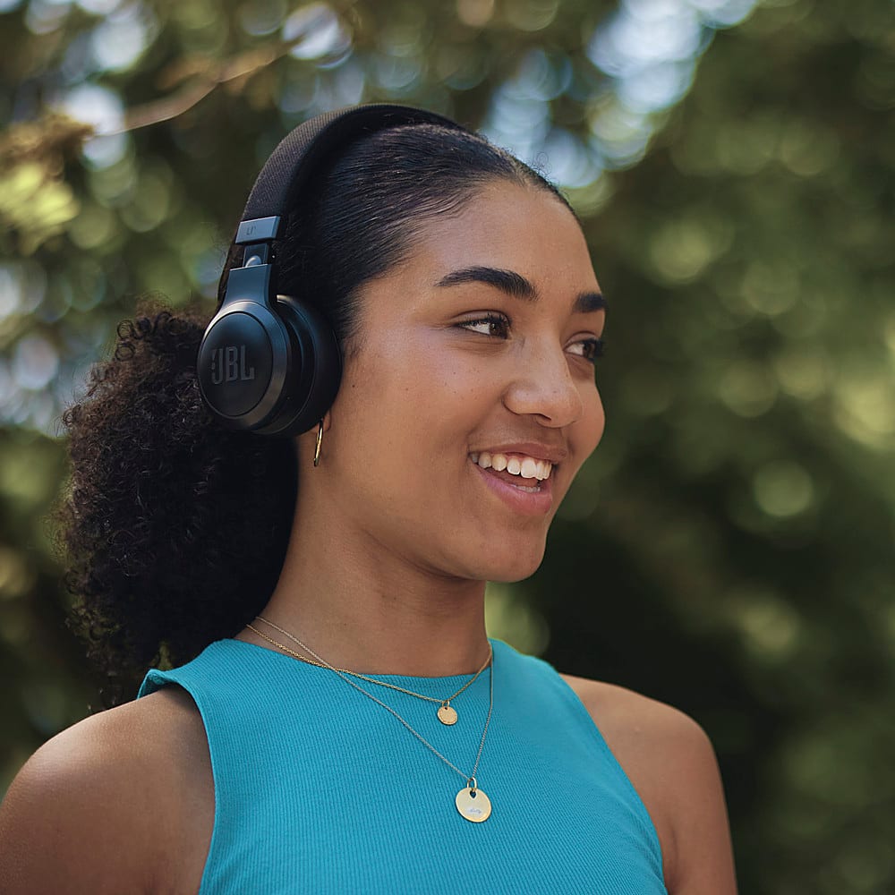 Alt View 19. JBL - Wireless On-Ear Headphones with True Adaptive Noise Cancelling - White.