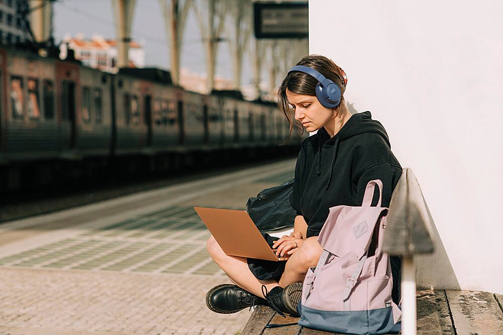 Alt View 18. JBL - Adaptive Noise Cancelling Wireless Over-Ear Headphone - Blue.