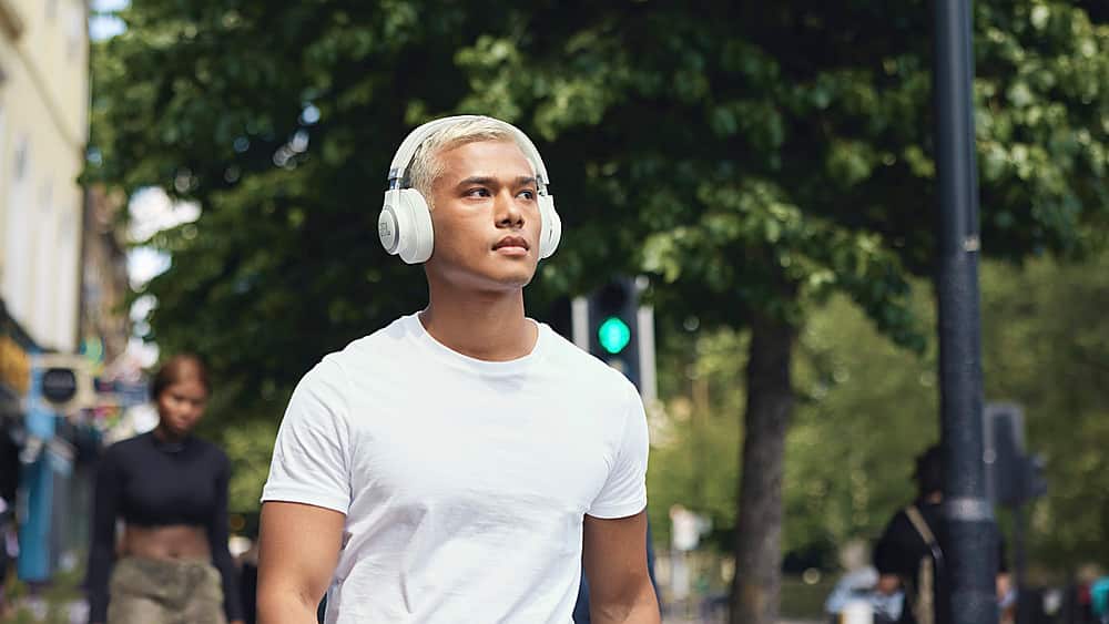 Alt View 21. JBL - Wireless Over-Ear Headphones with True Adaptive Noise Cancelling - Blue.