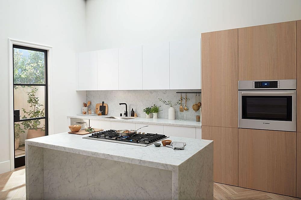 Alt View 32. Bosch - 800 Series 36" Built-In Gas Cooktop with 5 burners with FlameSelect - Stainless Steel.