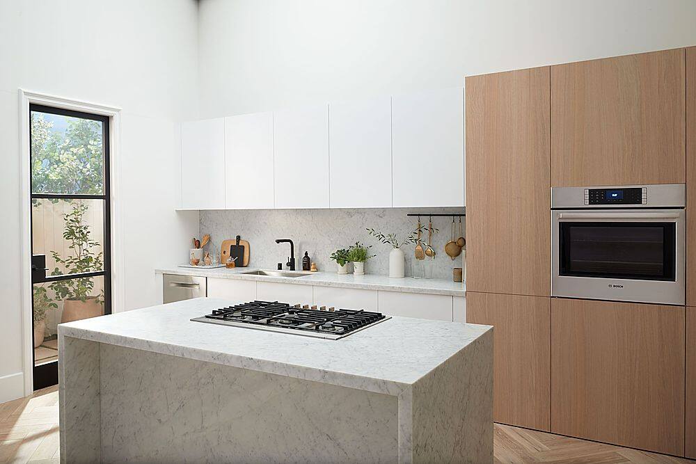 Alt View 37. Bosch - 800 Series 36" Built-In Gas Cooktop with 5 burners with FlameSelect - Stainless Steel.