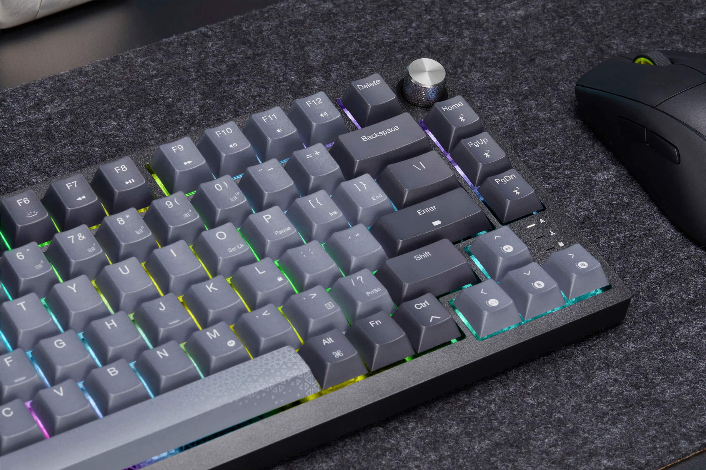 Alt View 20. CORSAIR - K65 PLUS WIRELESS 75% RGB Mechanical Pre-Lubricated MLX Red Linear Switch Gaming Keyboard with Hot-Swappable Switches - Black/Gray.