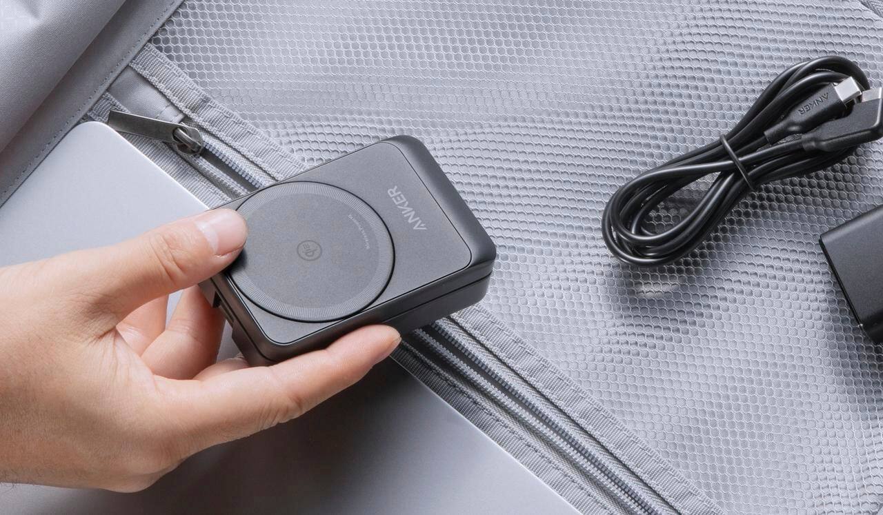 Alt View 1. Anker - Anker Qi2 MagGo Wireless Charger - Black.