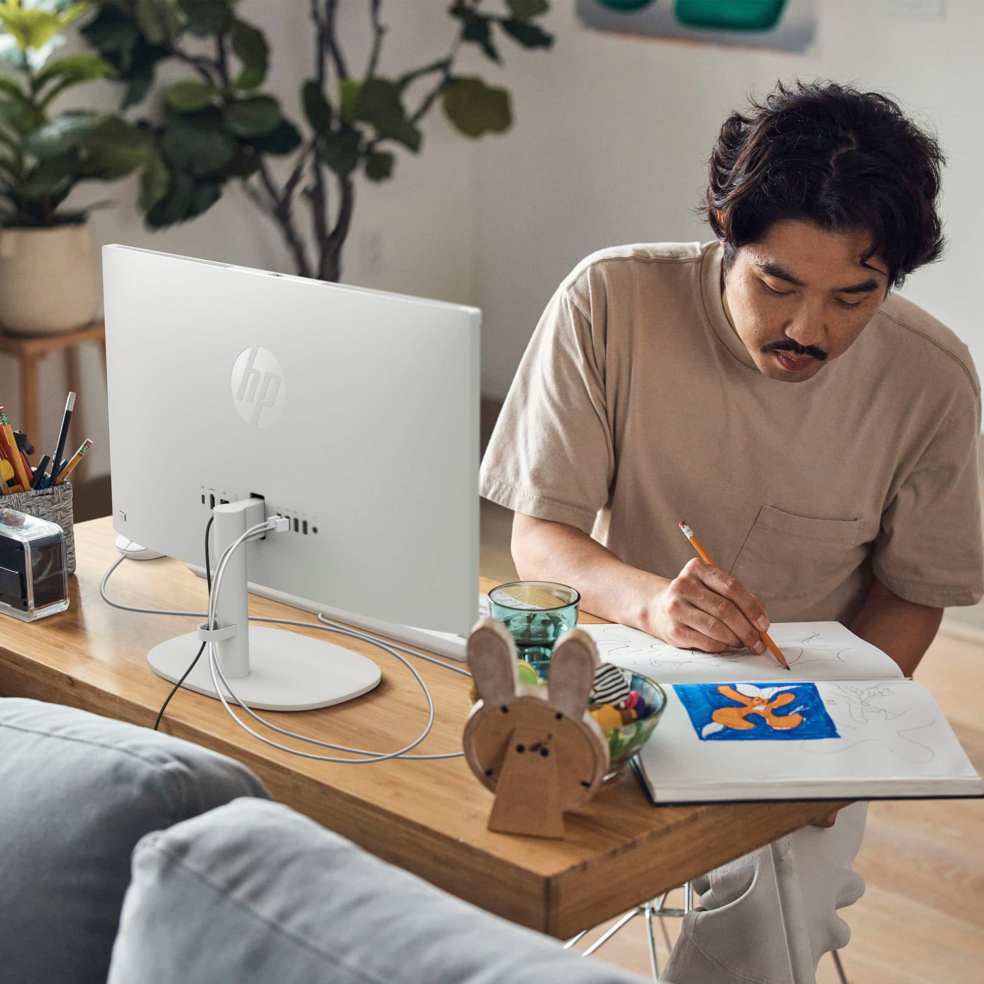 Alt View 13. HP - 21.5" Full HD All-in-One - Intel Celeron - 4GB Memory - 128GB SSD - Cashmere White.