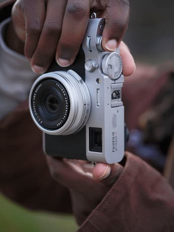 Fujifilm X Series X100VI 40.2MP Digital Camera Silver - Best Buy Fujifilm X Series X100VI 40.2MP Digital Camera Silver - Best Buy