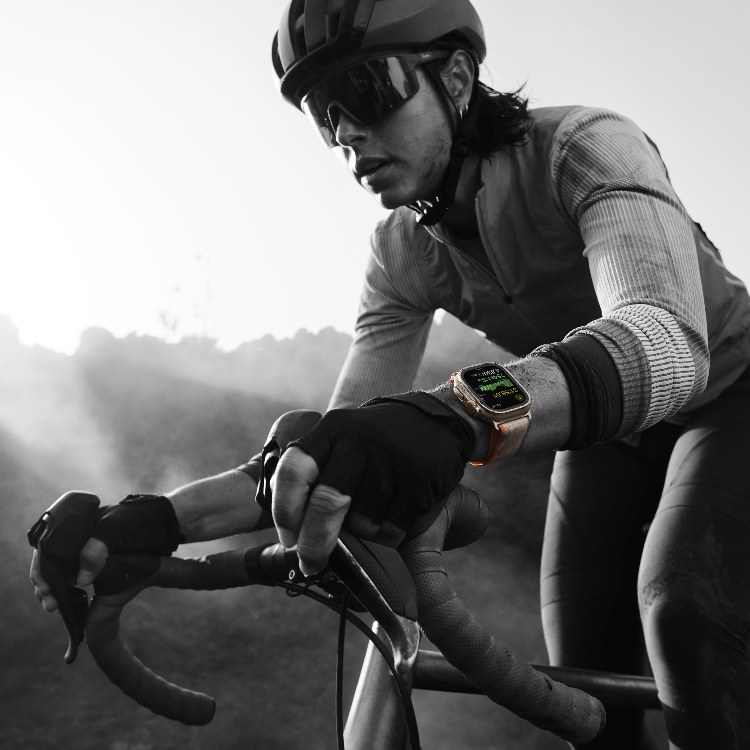 Apple Watch Ultra 2 GPS + Cellular 49mm Titanium Case with Indigo 