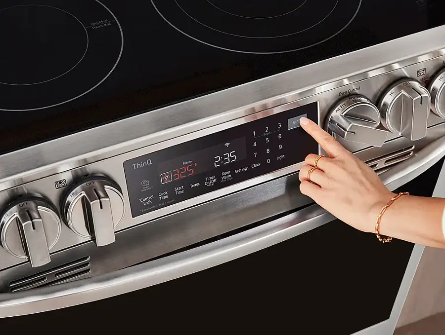 Alt View 38. LG - 6.3 Cu. Ft. Slide-In Electric True Convection Range with EasyClean and Air Fry - PrintProof Stainless Steel.