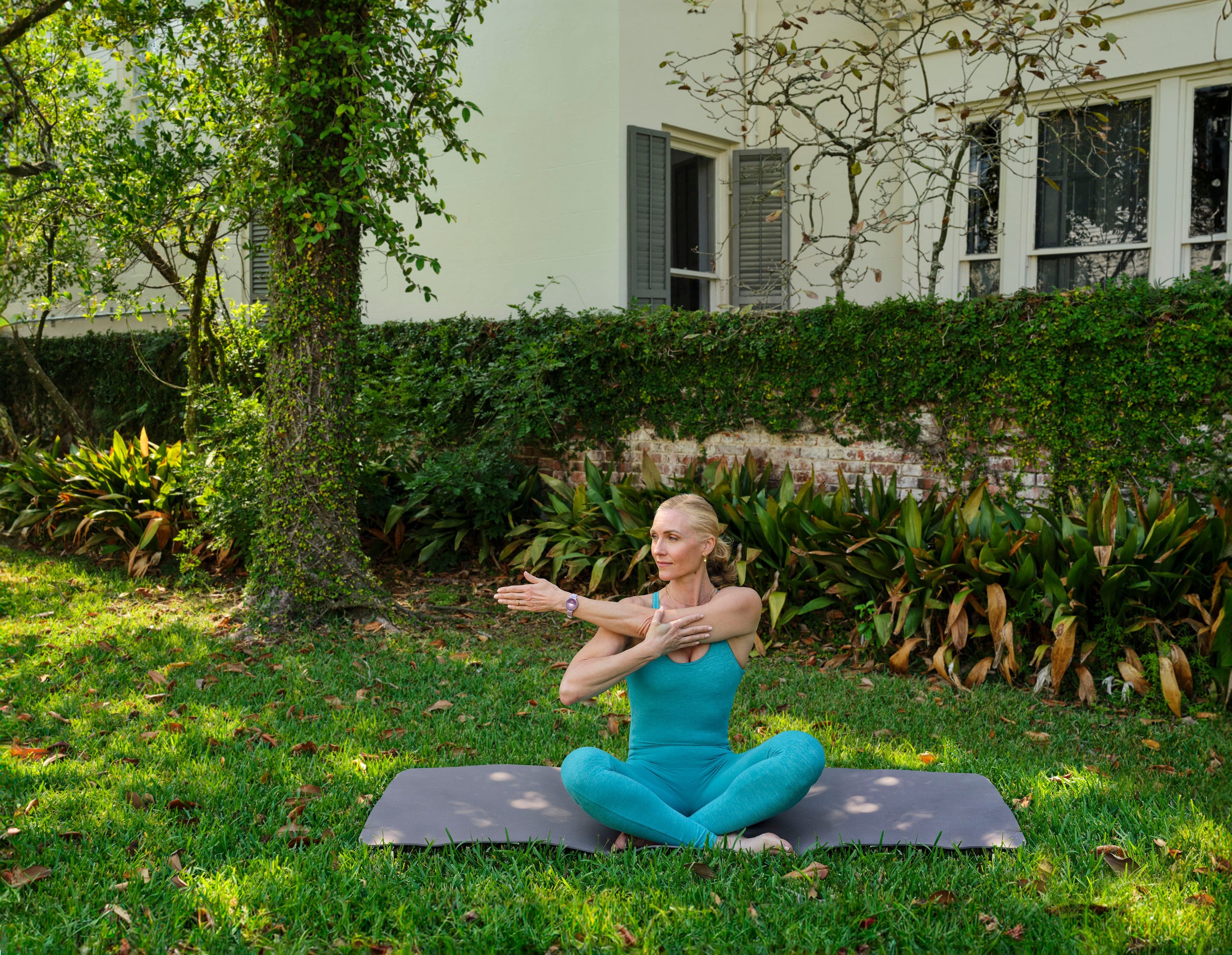 Alt View 3. Garmin - Lily 2 Smartwatch 34 mm Anodized Aluminum - Metallic Lilac with Lilac Silicone Band.