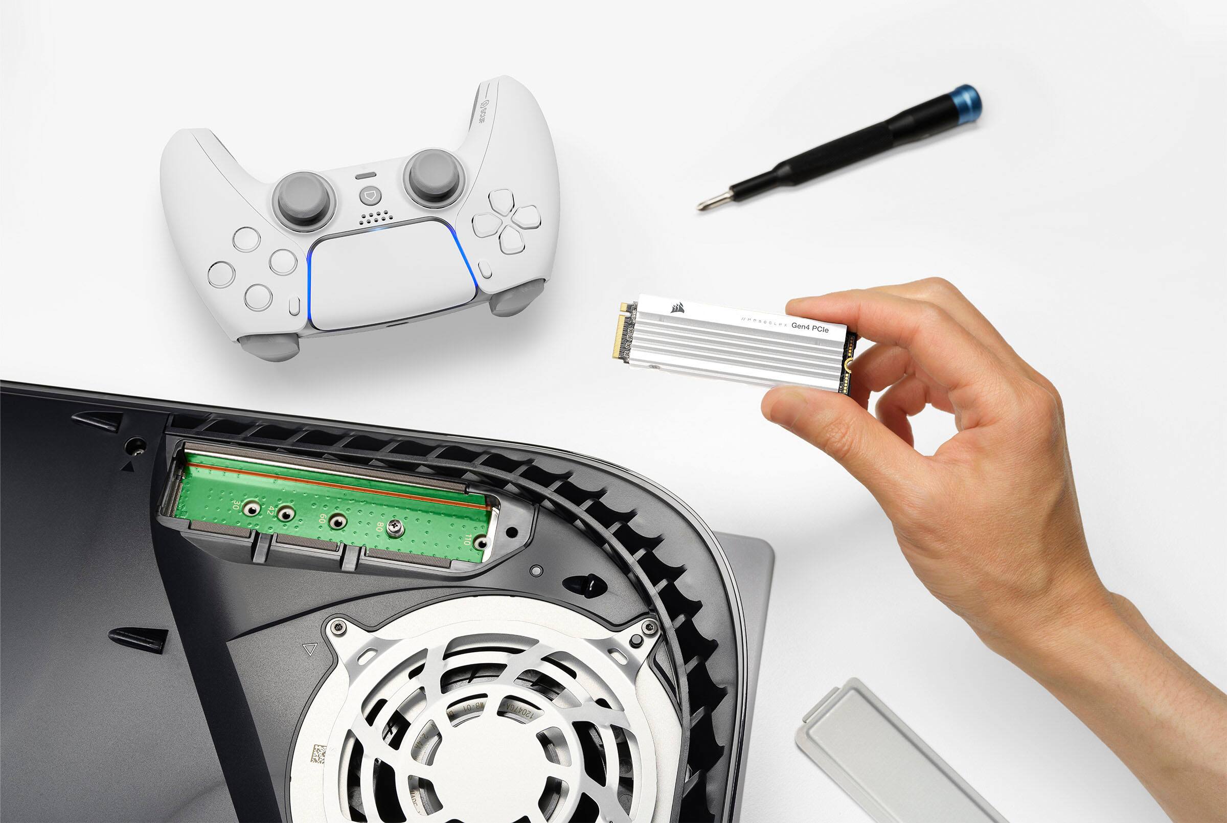 Alt View 15. CORSAIR - MP600 PRO LPX 2TB Internal SSD PCIe Gen 4 x4 NVMe with Heatsink for PS5 - White.