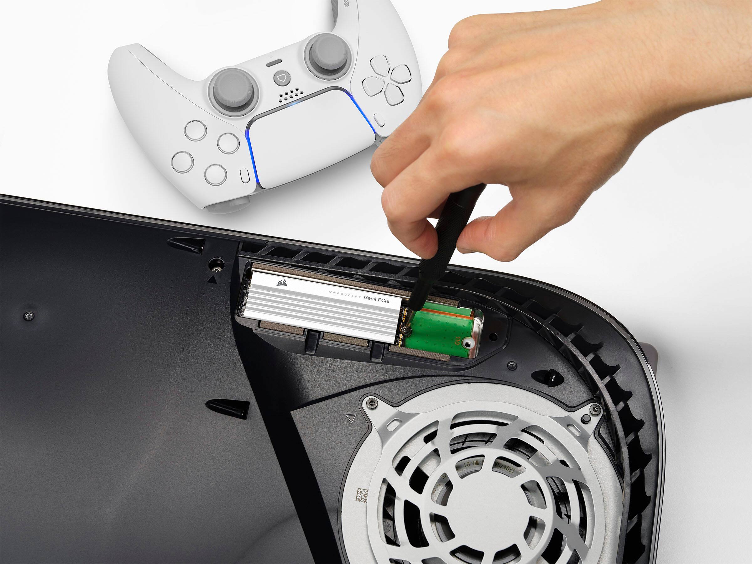 Alt View 16. CORSAIR - MP600 PRO LPX 2TB Internal SSD PCIe Gen 4 x4 NVMe with Heatsink for PS5 - White.