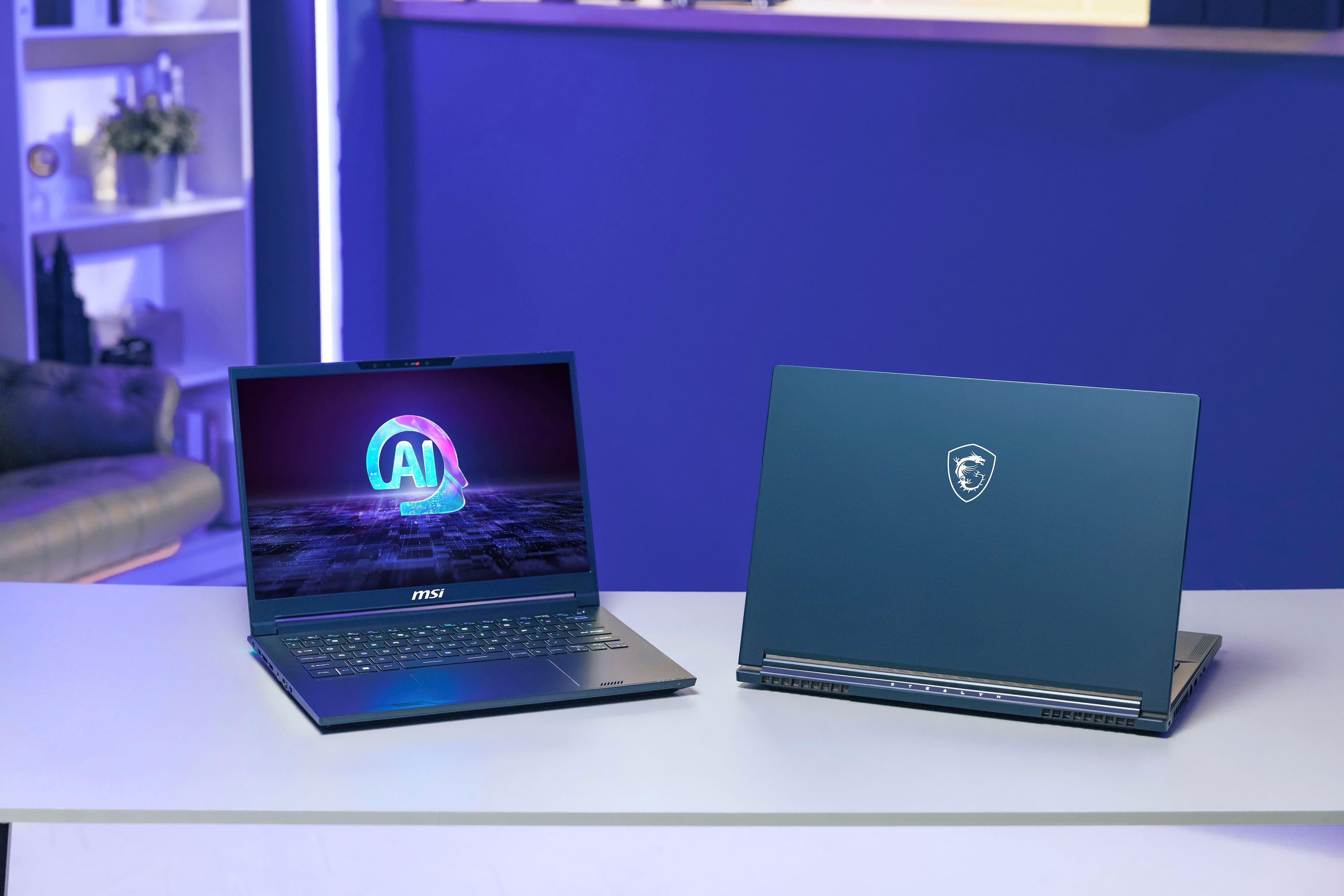 Alt View 7. MSI - Stealth 18 AI 18" 120Hz UHD+ Ultra Thin Gaming Laptop-Intel Core Ultra9-185H with 32GB Memory-RTX 4080-1TB SSD - Star Blue.