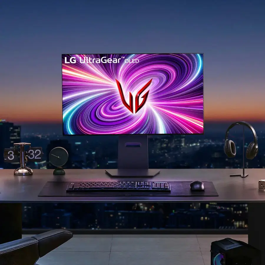 Alt View 31. LG - LG UltraGear 32" OLED UHD 240Hz 0.03ms NVIDIA G-SYNC Compatible and AMD Freesync Premium Pro Gaming Monitor with HDR - Black.