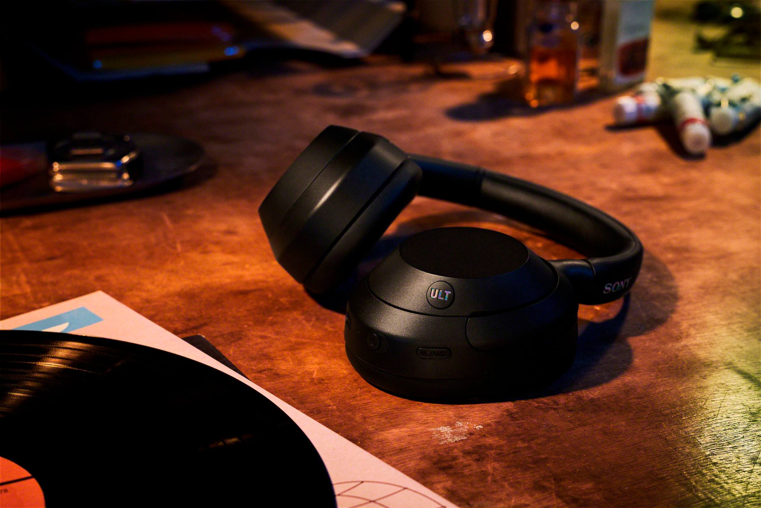 Alt View 19. Sony - ULT WEAR Wireless Noise Canceling Headphones - Black.
