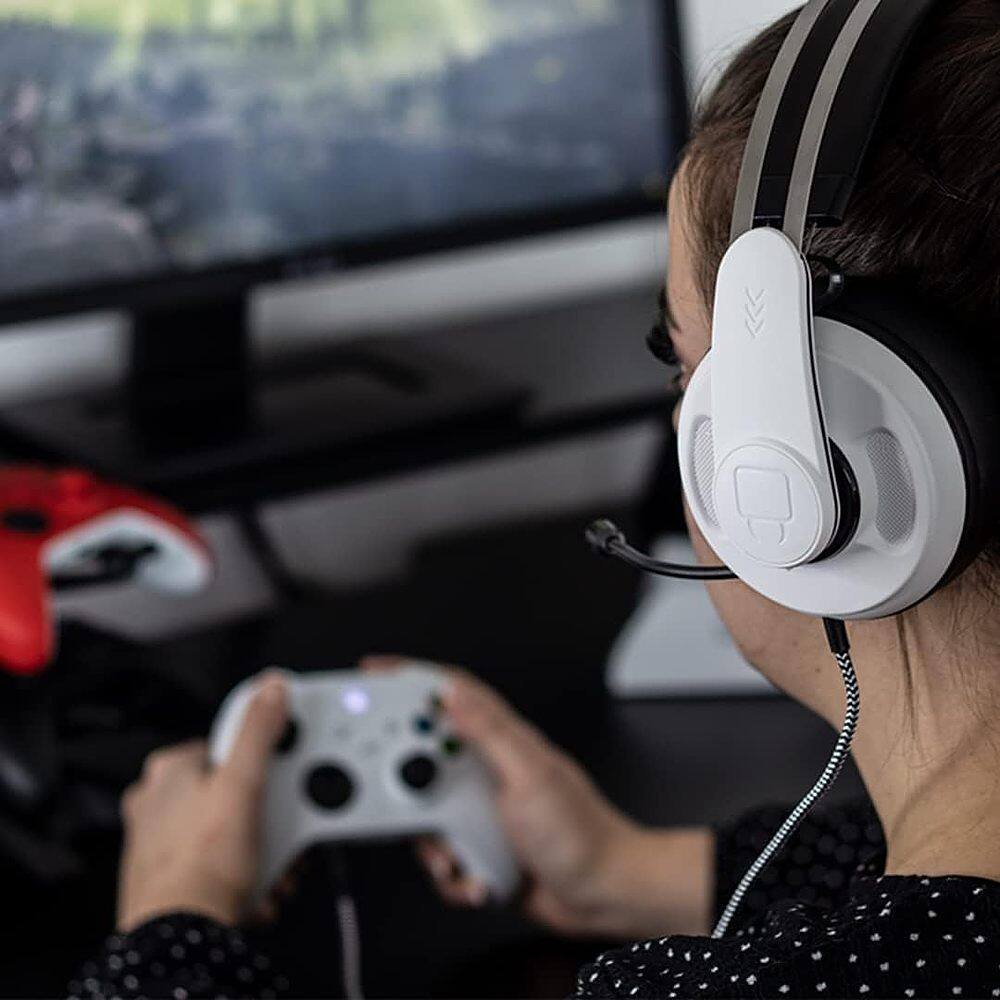 Alt View 12. Venom - Sabre Multi-Format Stereo Gaming Headset - White.