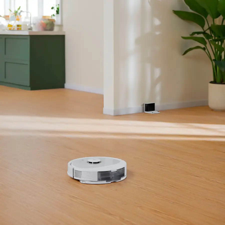 Alt View 18. Roborock - Q8 Max Wi-Fi Connected Robot Vacuum and Mop, DuoRoller Brush, 5500 Pa Strong Suction, Pet Hair Pick-up - White.
