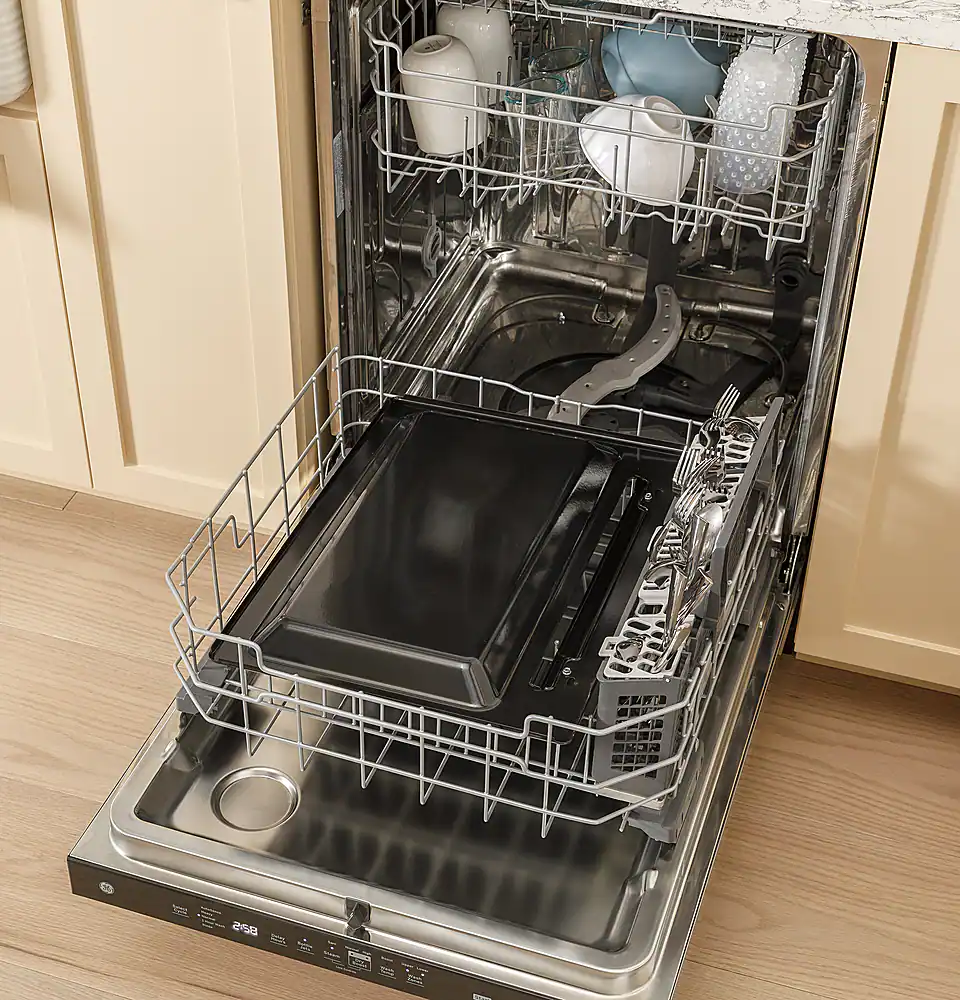 Alt View 20. GE - 5.3 Cu. Ft. Slide-In Gas Convection Range with Steam Cleaning and EasyWash Tray - White.