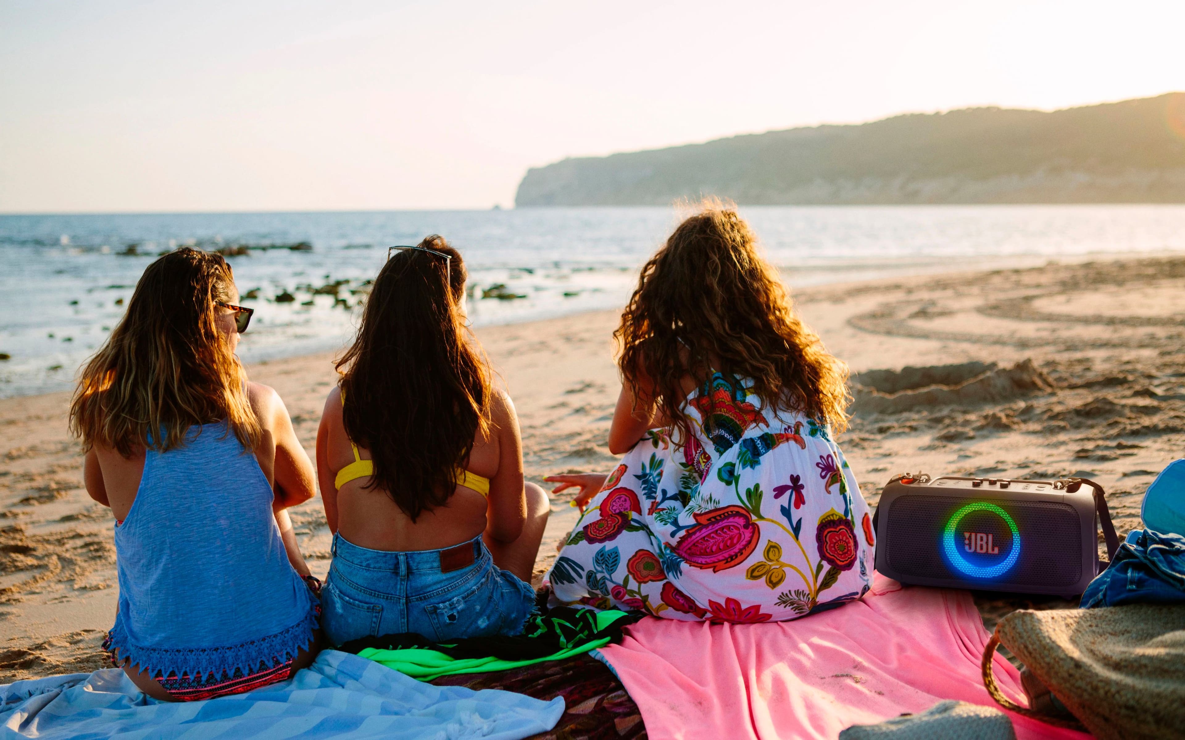 Alt View 29. JBL - PartyBox On-The-Go Essential Portable Wireless Party Speaker with Wireless Microphone - Black.