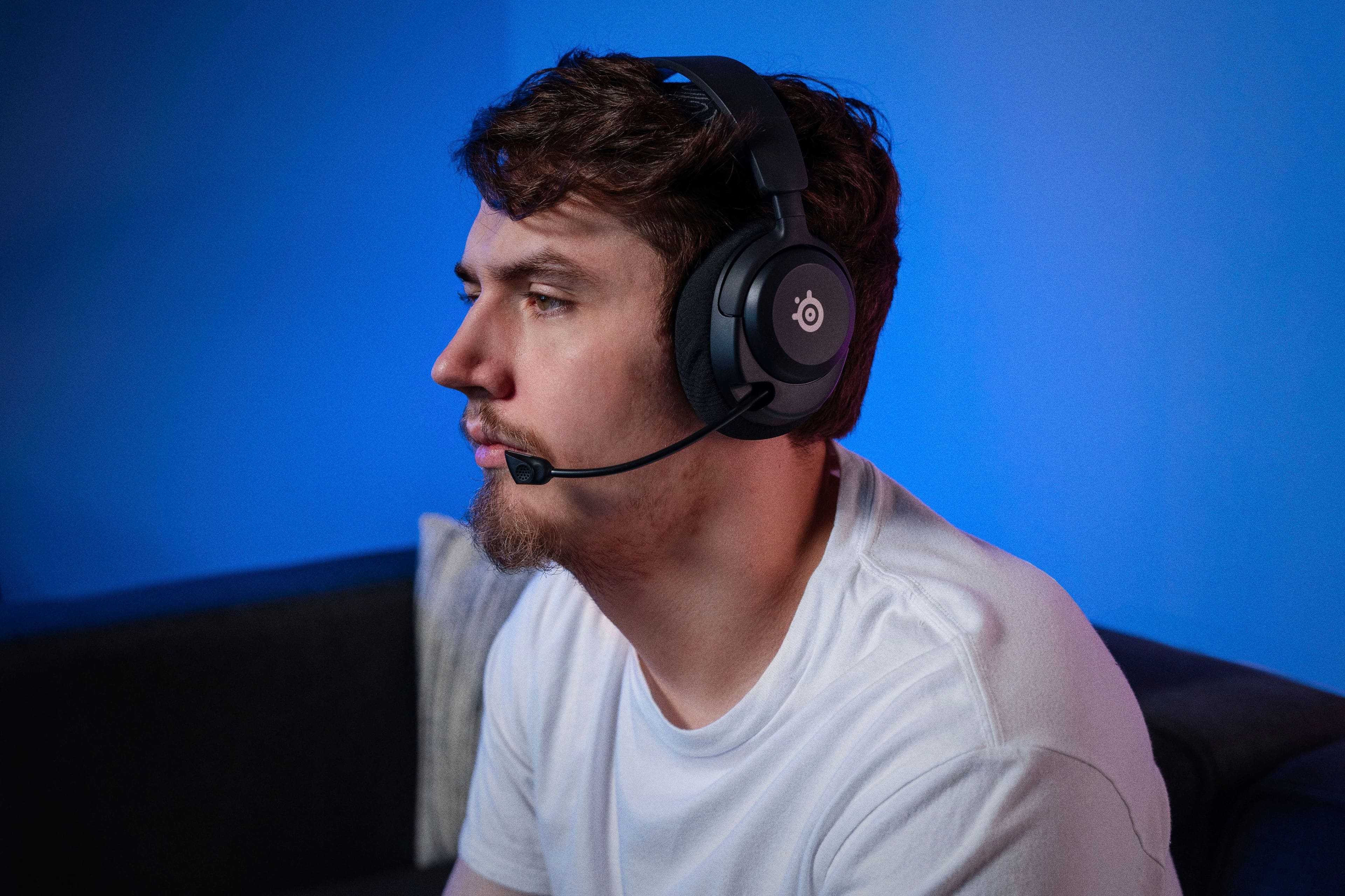 Alt View 17. SteelSeries - Arctis Nova 5 Wireless Gaming Headset for PC, PS5, and PS4 - Black.