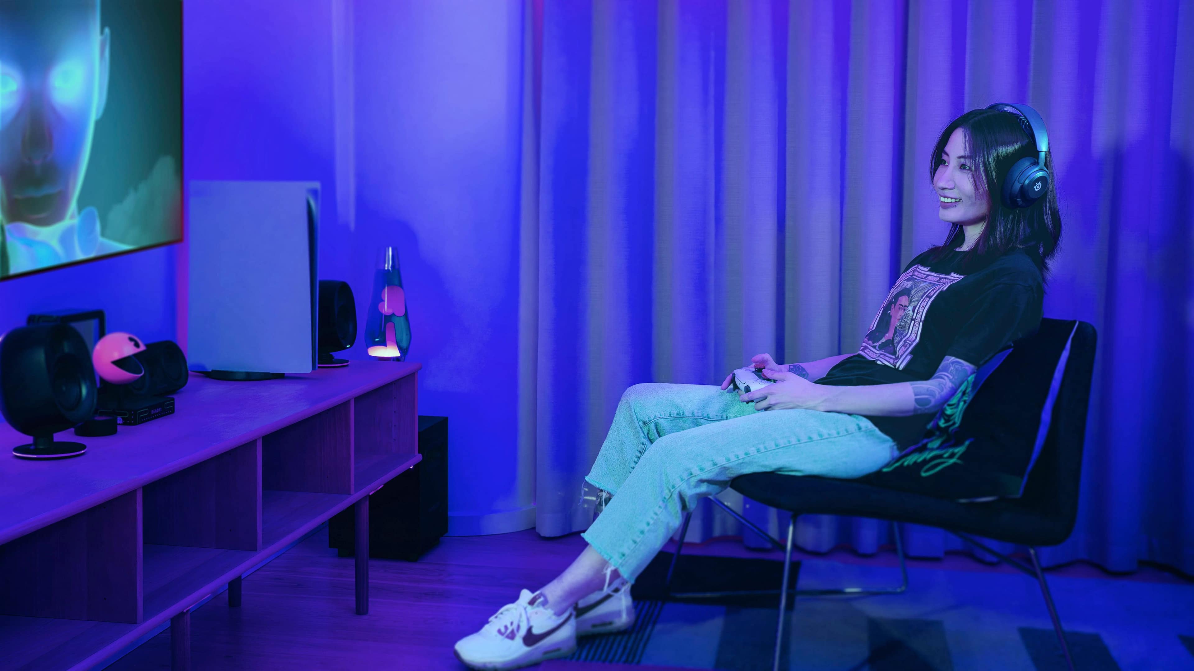 Alt View 17. SteelSeries - Arctis Nova 5P Wireless Gaming Headset for PS5, PS4 - Black.