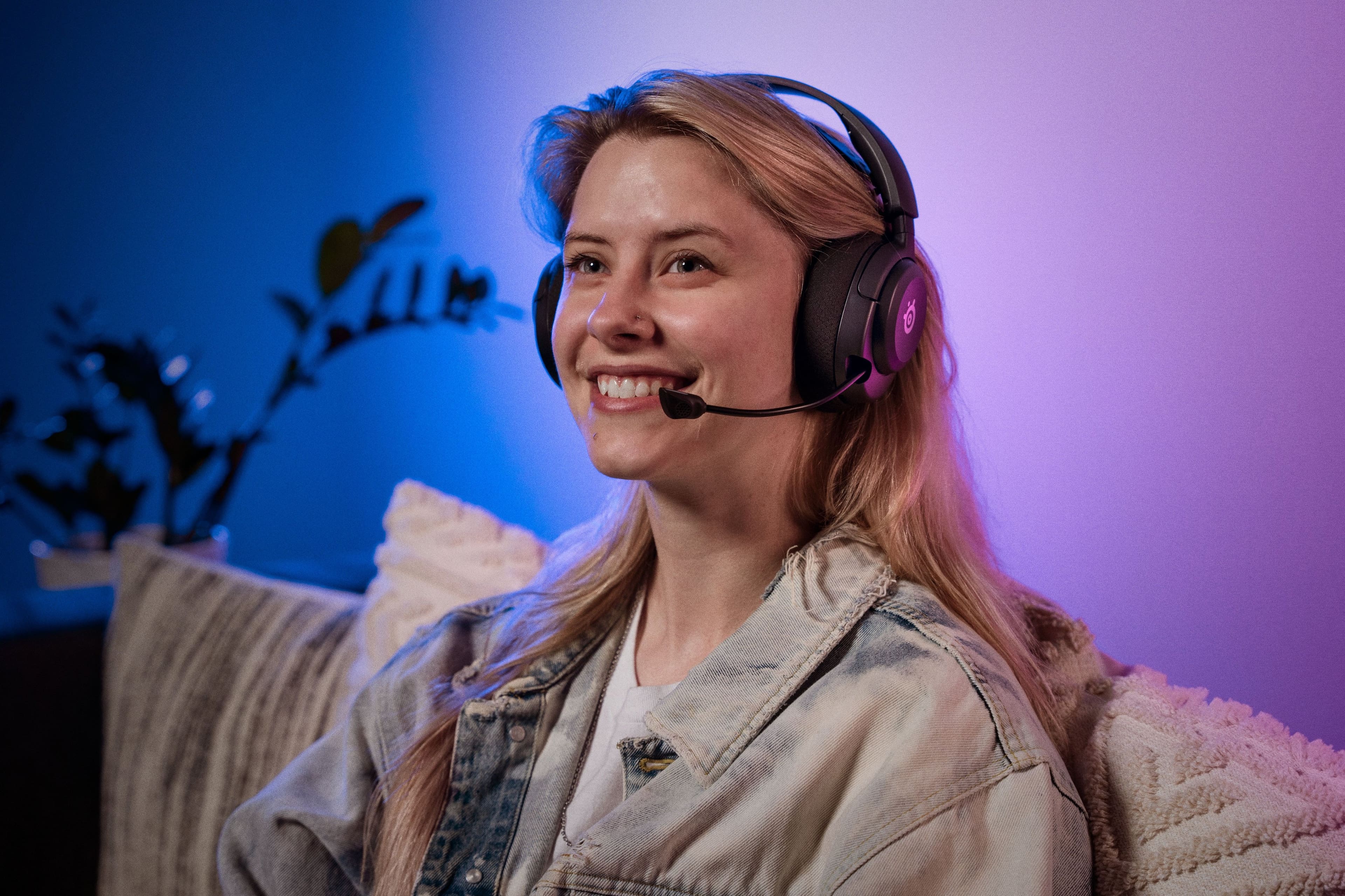 Alt View 17. SteelSeries - Arctis Nova 5X Wireless Gaming Headset for Xbox Series X|S, Xbox One - Black.