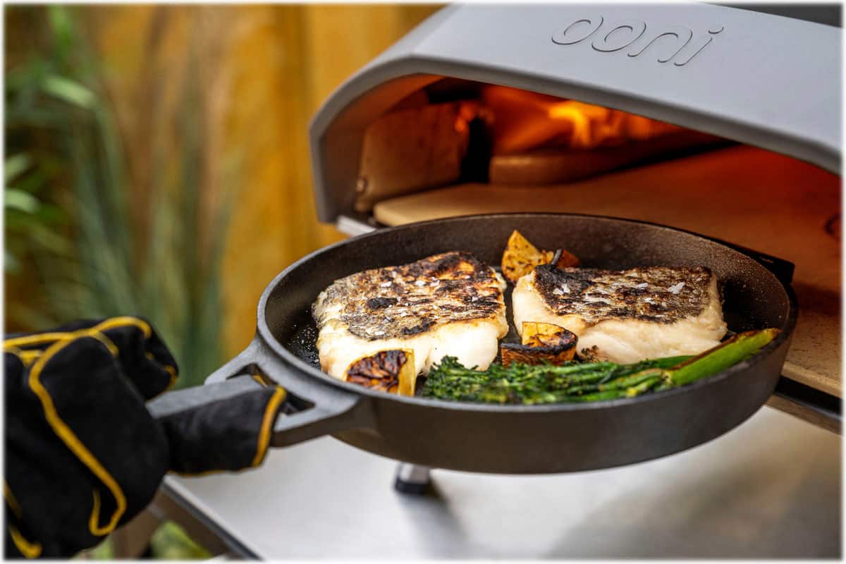 Alt View 16. Ooni - Cast Iron Skillet - Black.