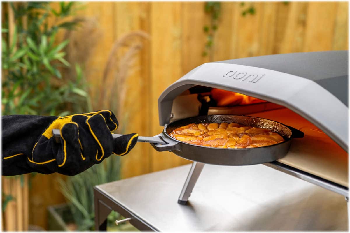 Alt View 18. Ooni - Cast Iron Skillet - Black.