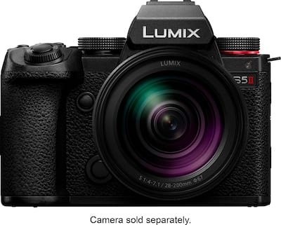 Panasonic LUMIX Full Frame Camera Lens, S 28 200mm F4 7.1 MACRO Panasonic LUMIX Full Frame Camera Lens, S 28 200mm F4 7.1 MACRO