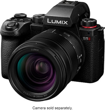 Panasonic LUMIX Full Frame Camera Lens, S 28 200mm F4 7.1 MACRO Panasonic LUMIX Full Frame Camera Lens, S 28 200mm F4 7.1 MACRO