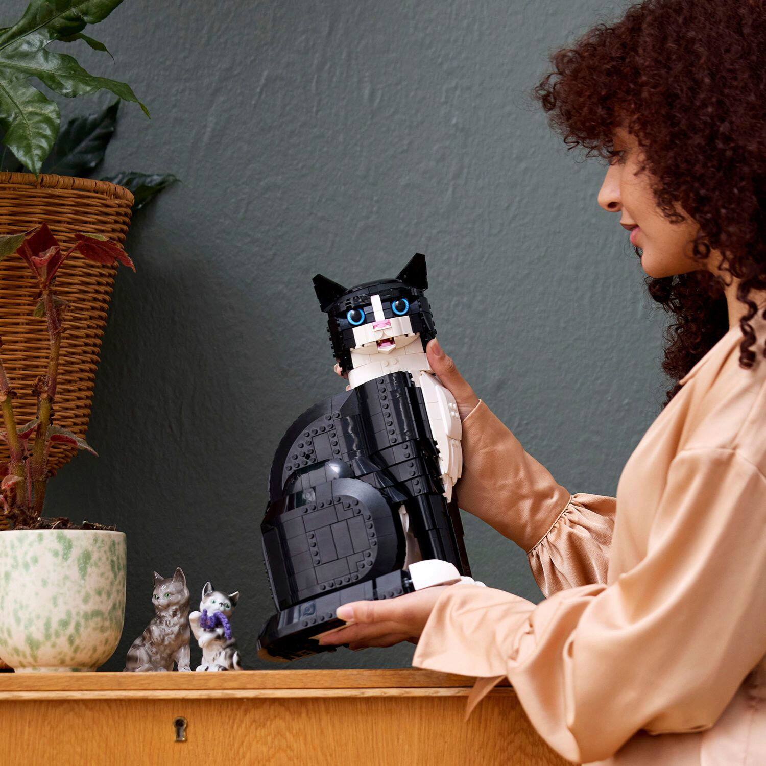 Create Fabulous Feline Home Decor