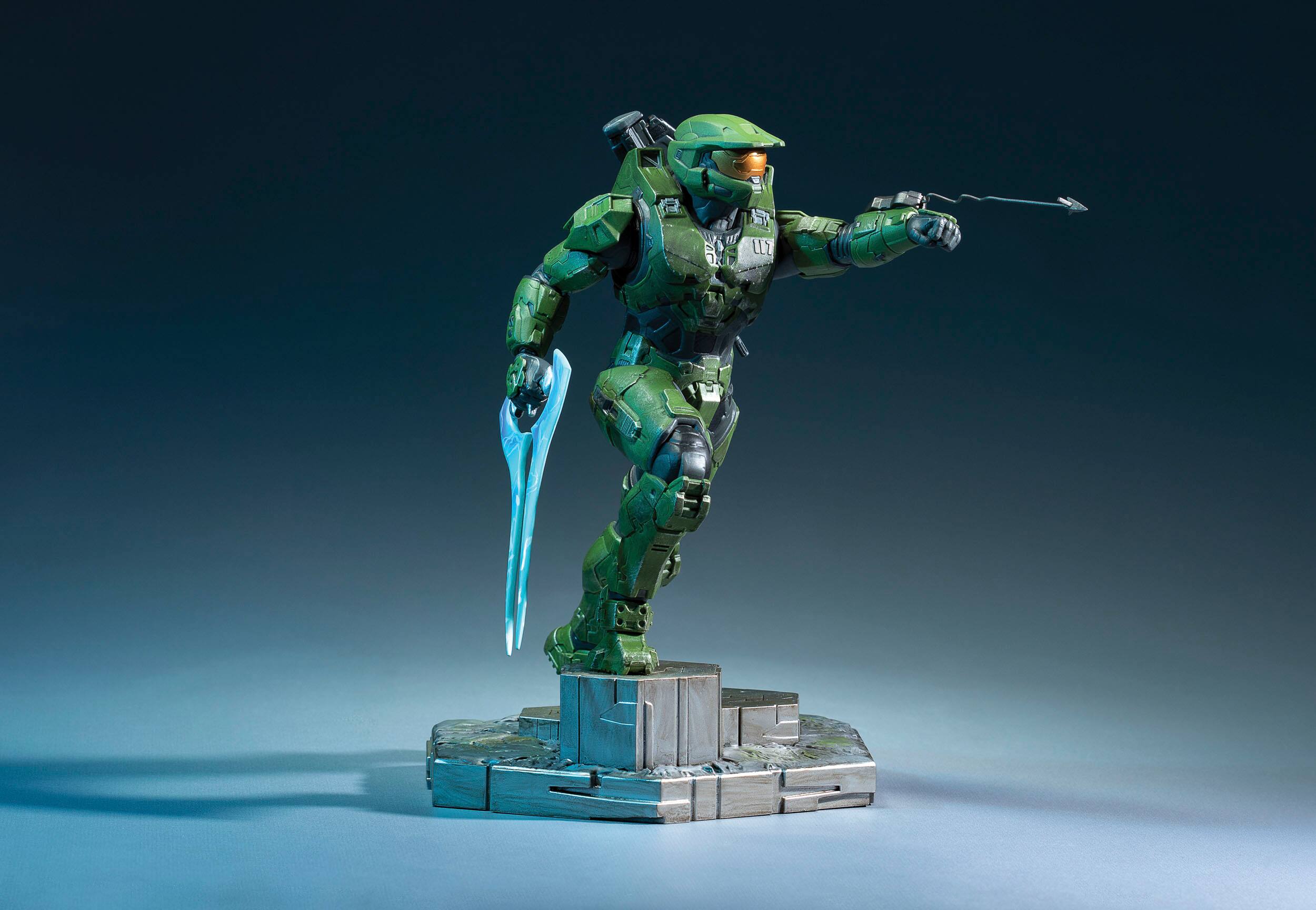 Alt View 16. Dark Horse Comics - Halo Infinite: Master Chief with Grappleshot PVC Statue.