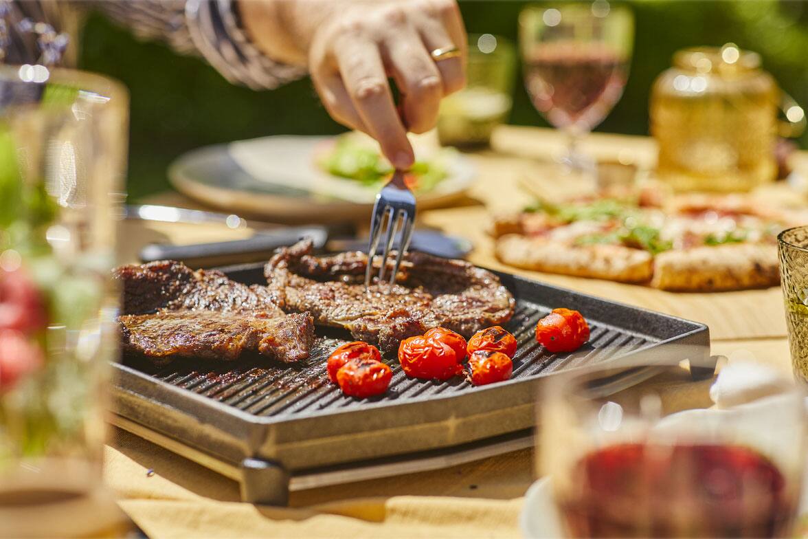 Alt View 19. Ooni - Dual-sided Grizzler Plate - black.