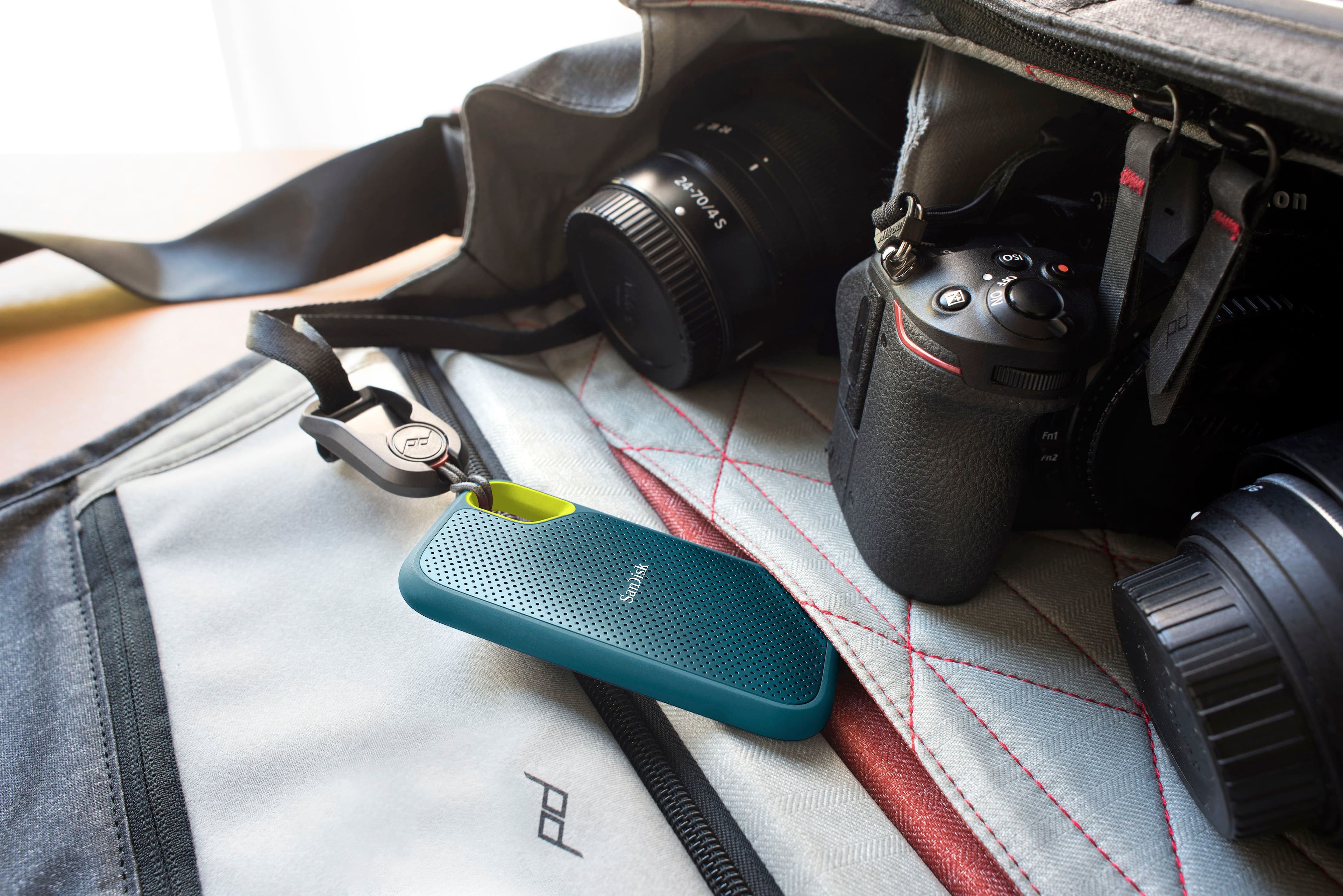 Alt View 16. SanDisk - Extreme Portable 1TB External USB-C NVMe SSD - Monterey.