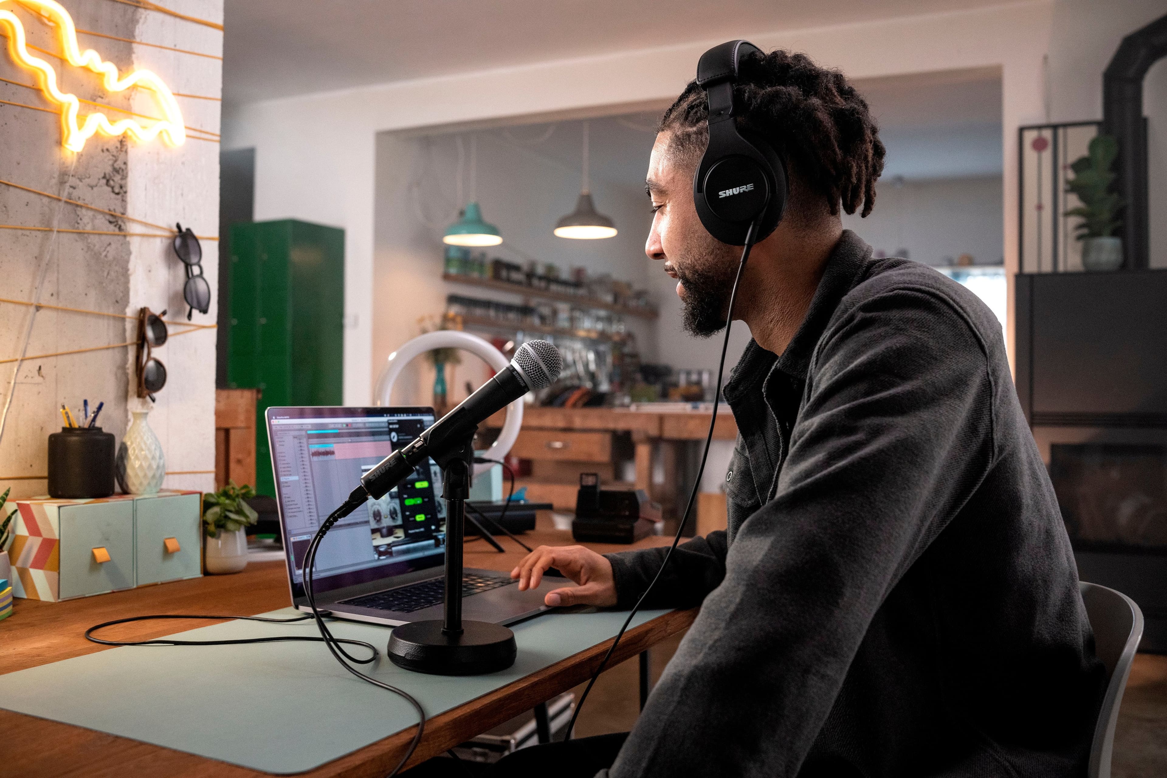 Alt View 16. Shure - MVX2U XLR to USB Digital Audio Interface - Black.