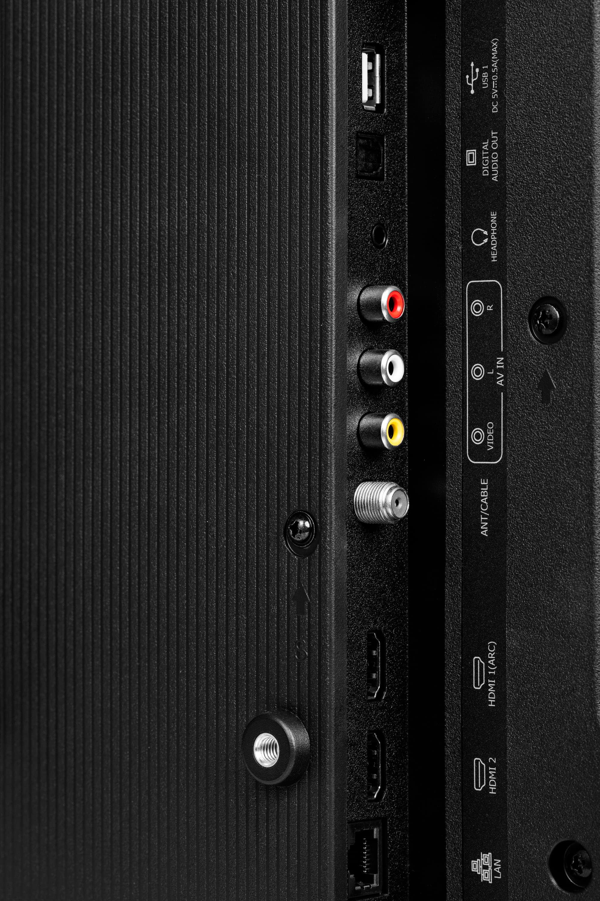 Alt View 3. Hisense - 32" Class A4 Series Full HD 1080P Smart Roku TV - Black.