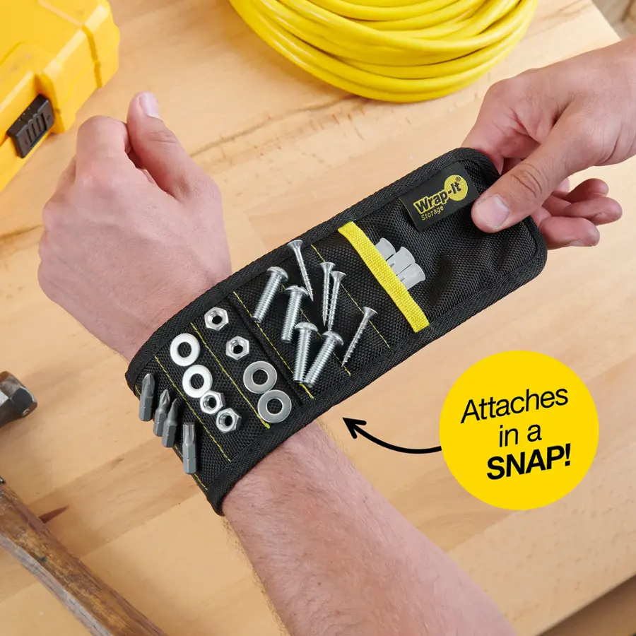 The image shows a person holding a tool pouch with various tools inside, such as screws and nails. The pouch is designed to attach to the user's wrist, allowing them to easily access the tools when needed. The pouch is filled with different types of screws and nails, indicating that it is a practical and convenient storage solution for the user.