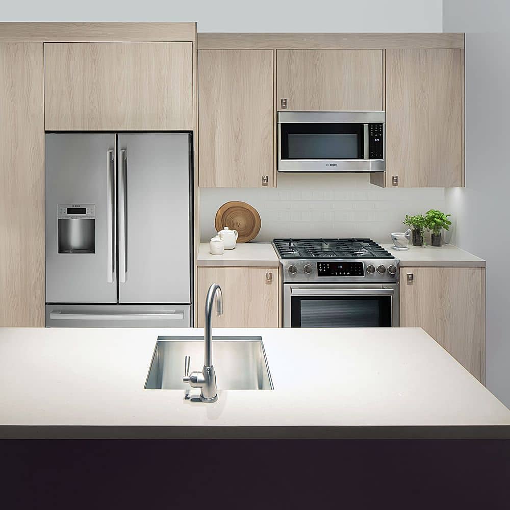 Alt View 12. Bosch - 300 Series 1.6 Cu. Ft. Over-the-Range Microwave - Stainless Steel.