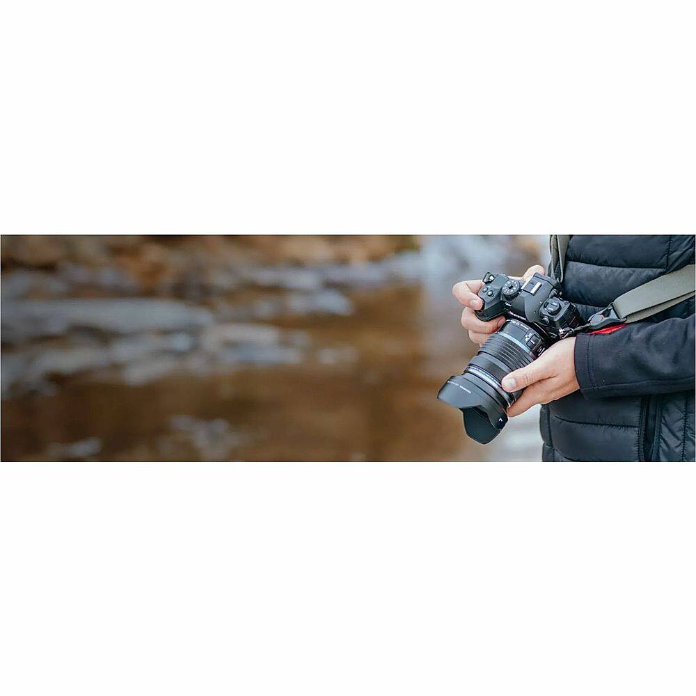 Alt View 21. Olympus - OM SYSTEM OM-1 Mark II 4K Video Mirrorless Camera with Lens - Black.