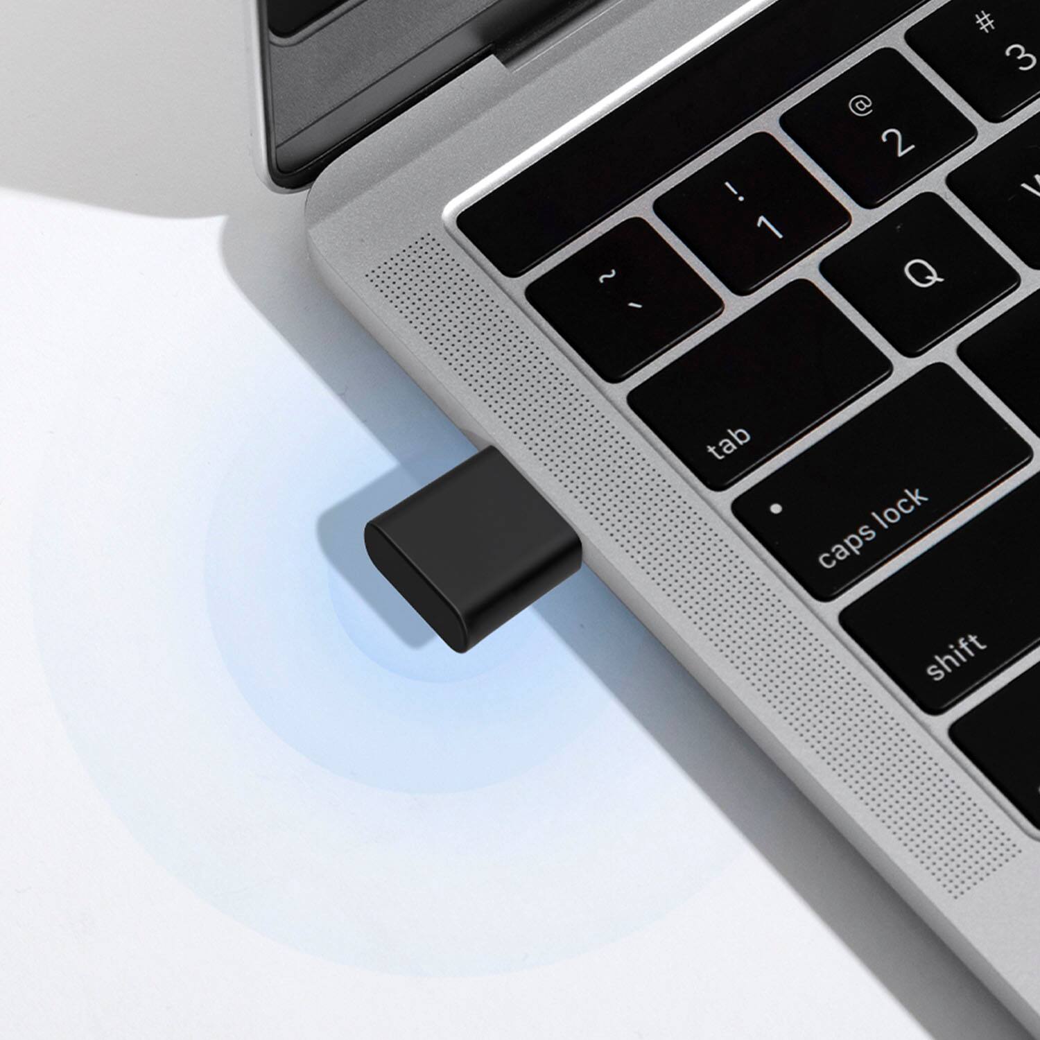 I @ 1 2 3 1 tab lock caps shift