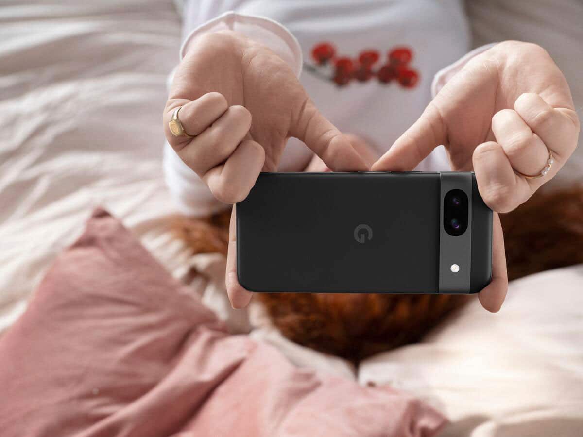 Alt View 15. Google - Pixel 8a 5G 128GB (Unlocked) - Obsidian.