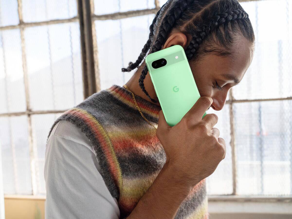 Alt View 13. Google - Pixel 8a 5G 128GB (Unlocked) - Aloe.