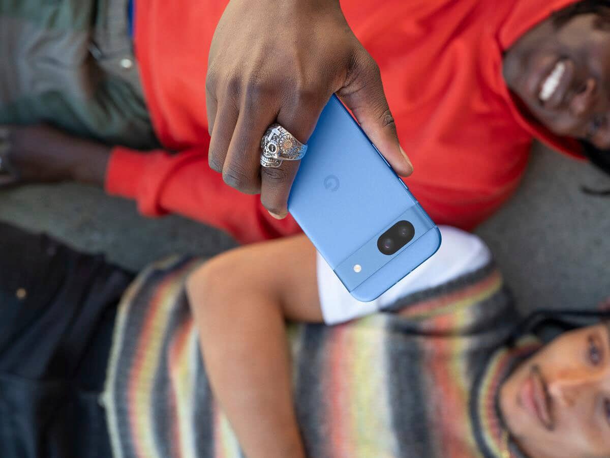 Alt View 14. Google - Pixel 8a 5G 128GB (Unlocked) - Bay.