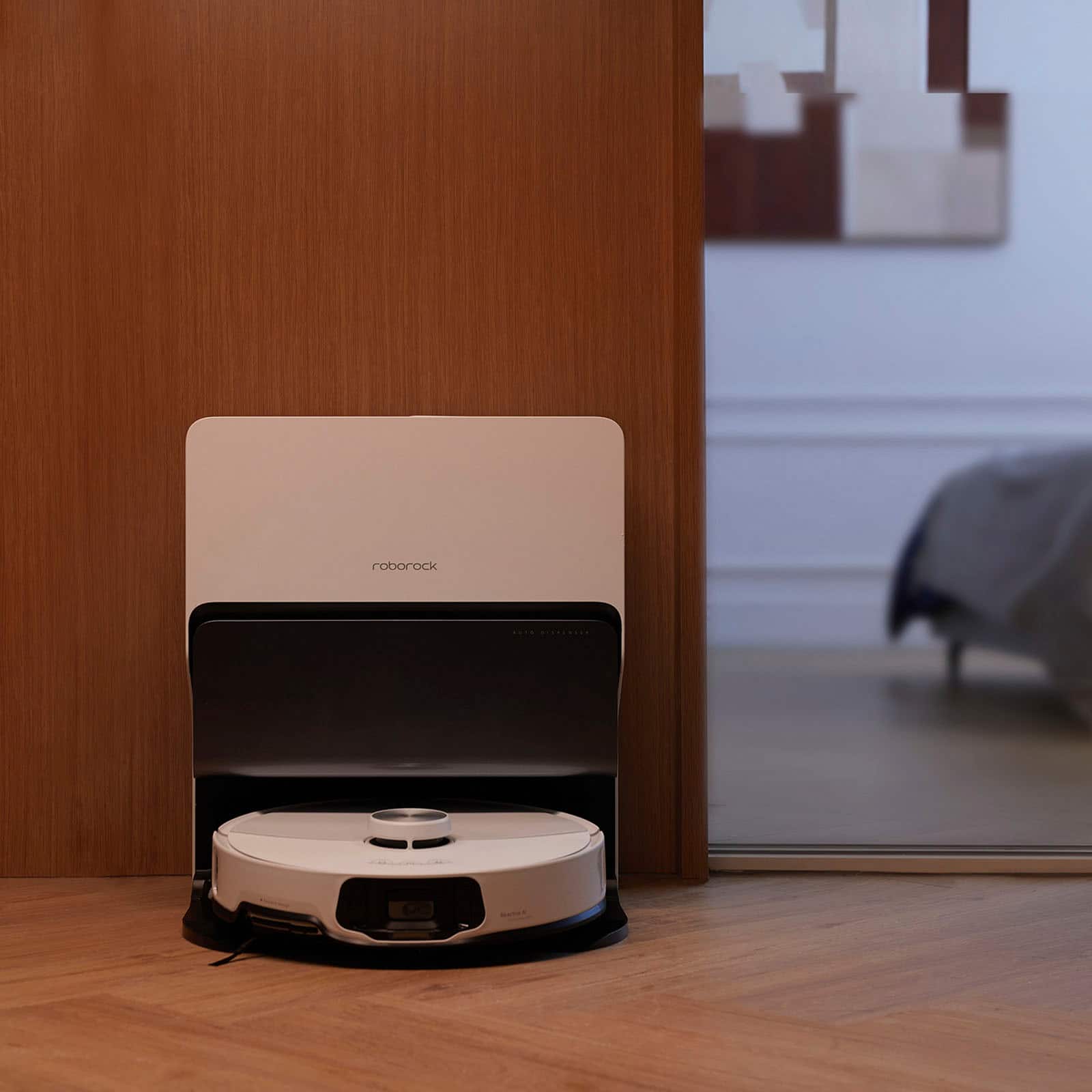 Alt View 17. Roborock - S8 MaxV Ultra Robot Vacuum and Mop with FlexiArm Design Side Brush, 10,000 Pa Suction and 8-in-1 RockDock Ultra - White.