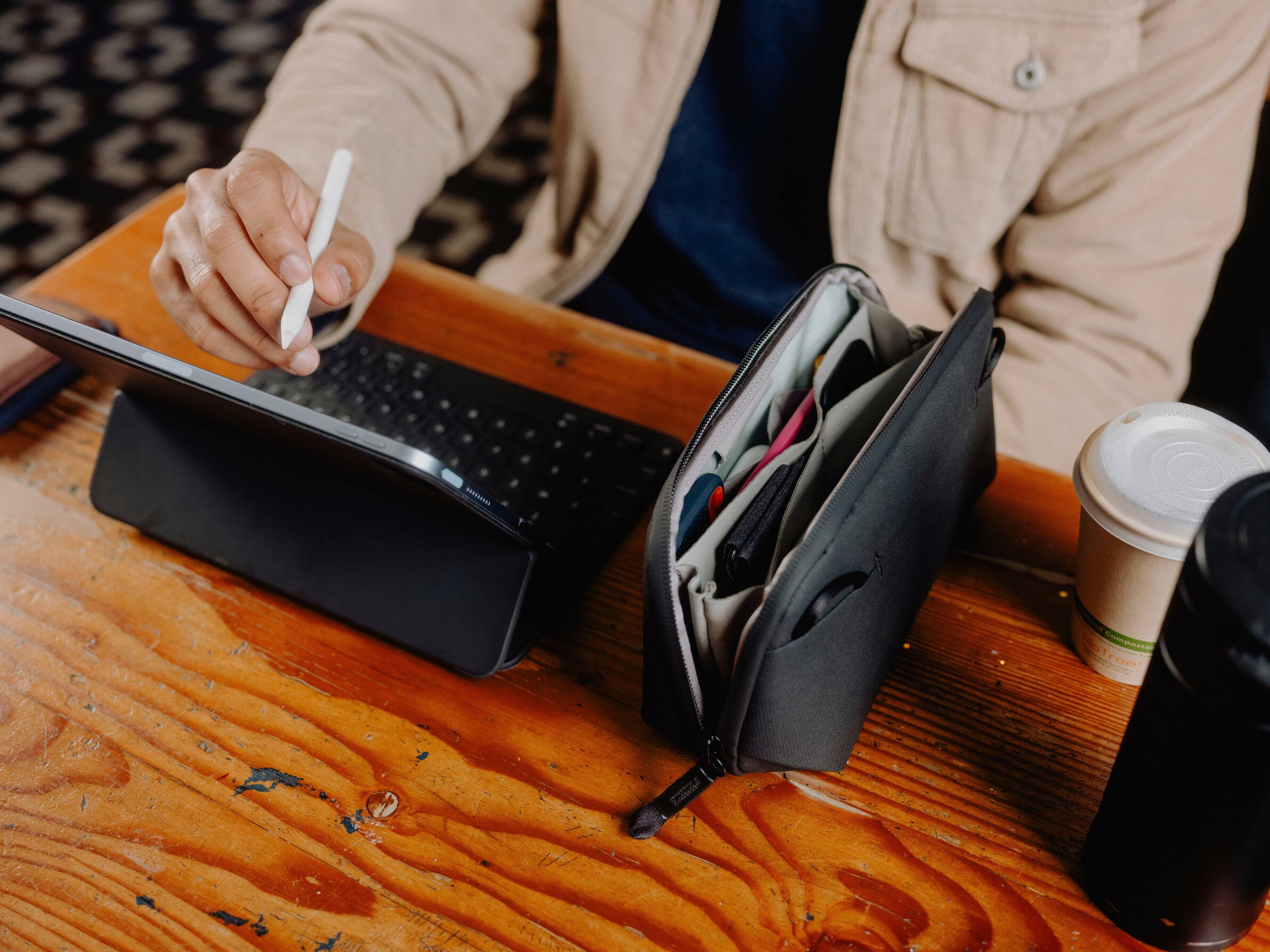 Alt View 23. Peak Design - Tech Pouch Small - Black.